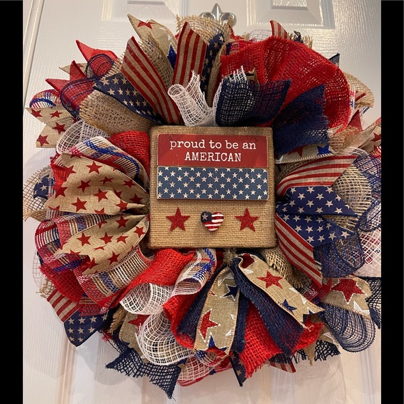 PATRIOTIC Wreath -Red, White & Blue “Proud to be an American” wreath wood center - Picture 1 of 8